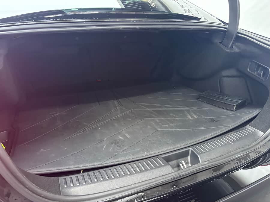 Mercedes-Benz E Class New Energy 2025 car image #13