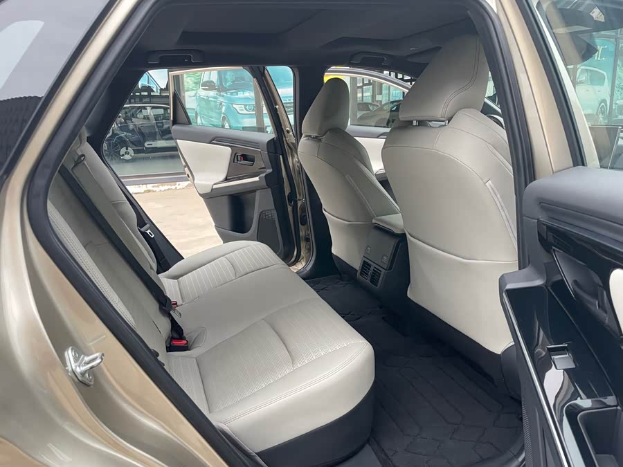 Toyota bZ4X 2022 immagine di auto #13