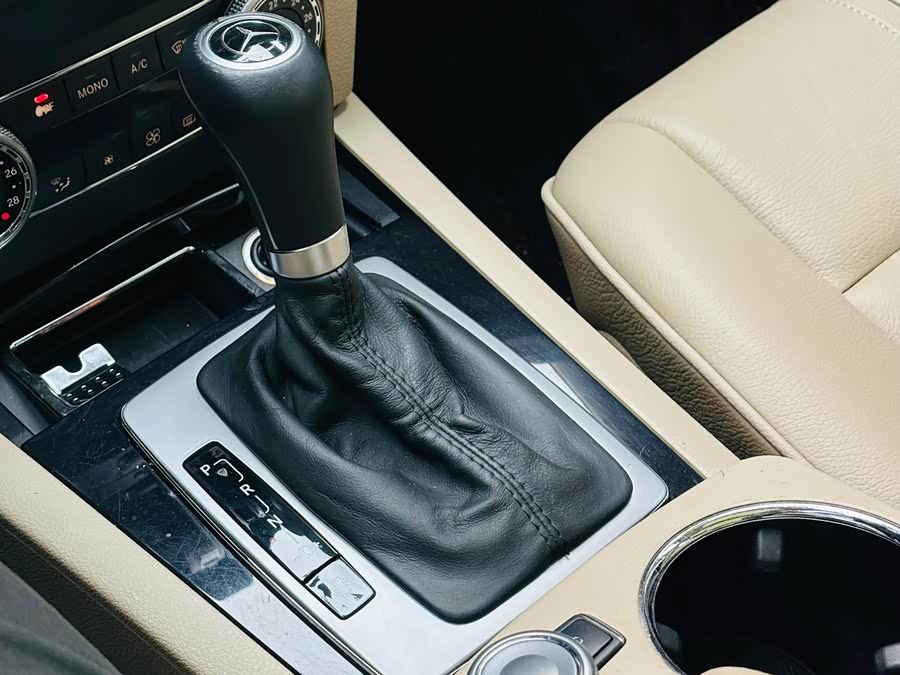 Mercedes-Benz GLK Class (Imported) 2010 #13 Mercedes-Benz GLK Class (Imported) 2010 car image #13