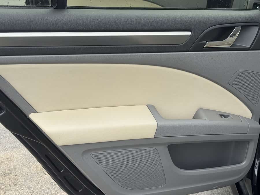 Skoda Superb 2013 car image #13