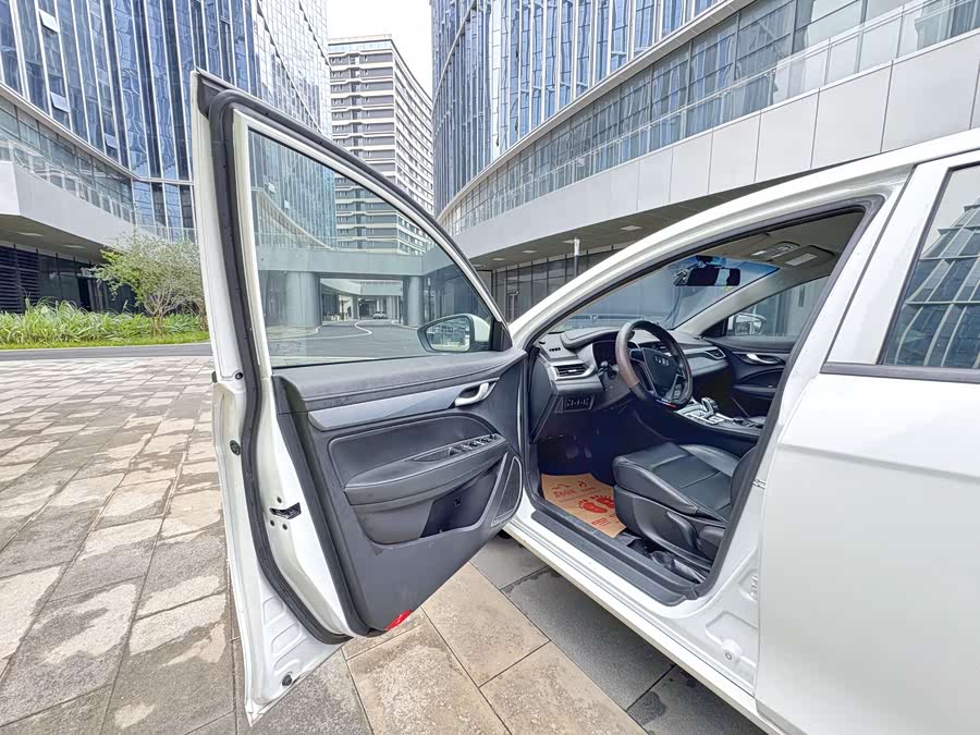 GEELY Emgrand New Energy 2018 #13 GEELY Emgrand New Energy 2018 car image #13