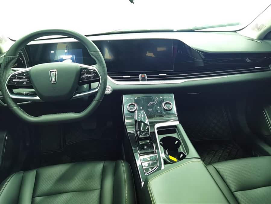 2023 car image #13