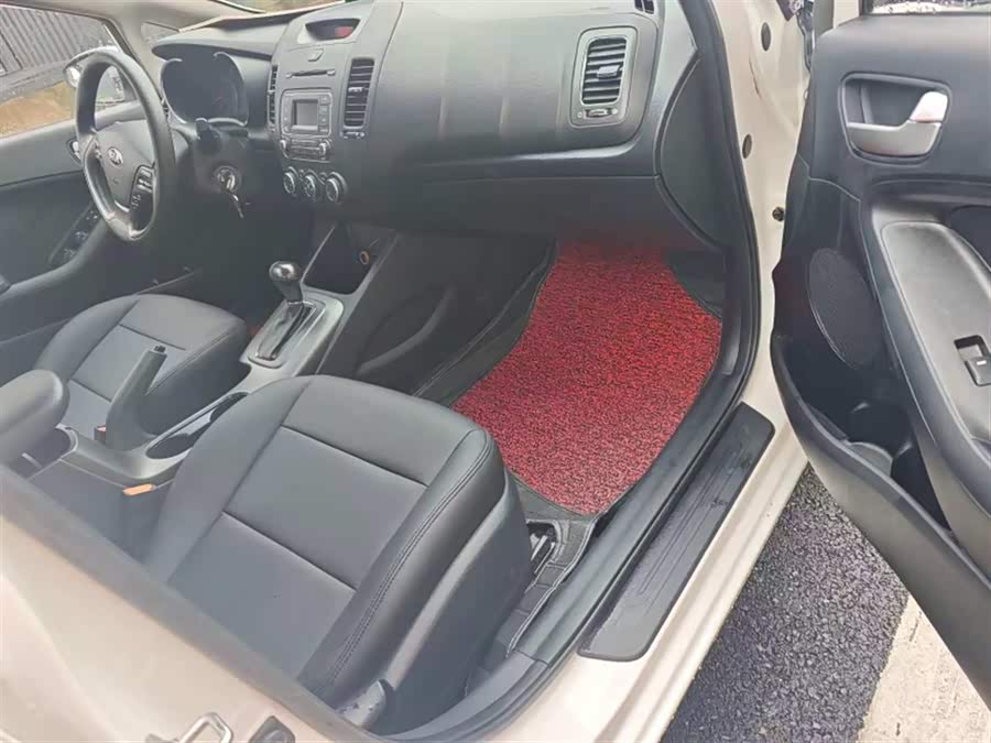 Kia Forte Koup 2014 car image #13