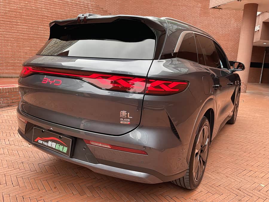 BYD Tang L 2025 immagine di auto #13