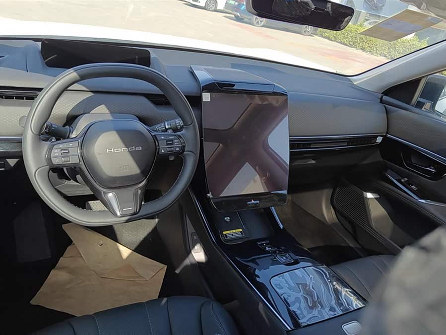 Honda P7 2025 car image #13