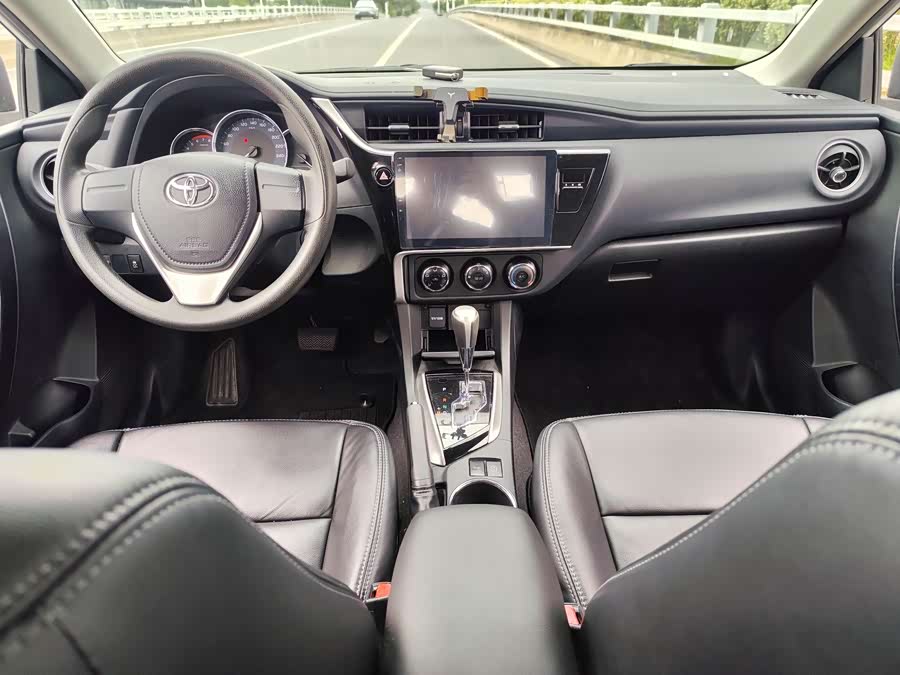Toyota Corolla 2018 car image #13