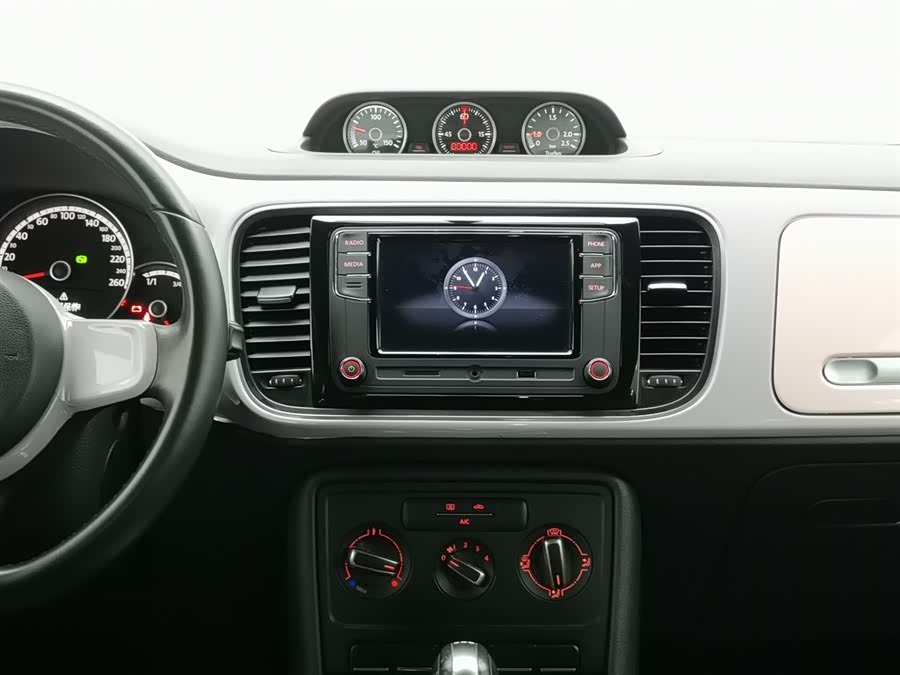 Volkswagen Beetle 2015 car image #13