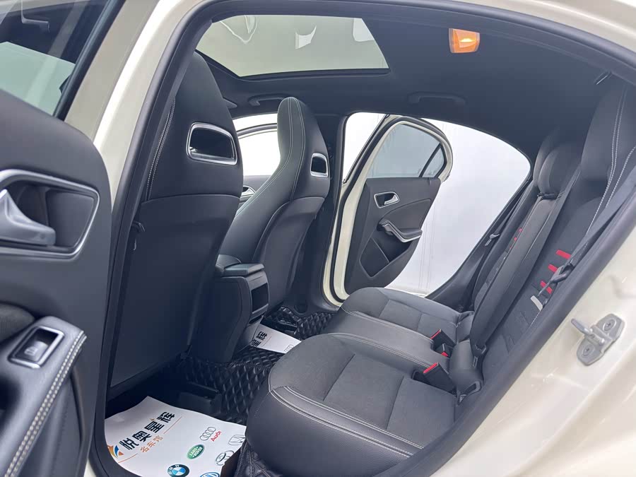 Mercedes-Benz A Class (Imported) 2017 imagem de carro #13