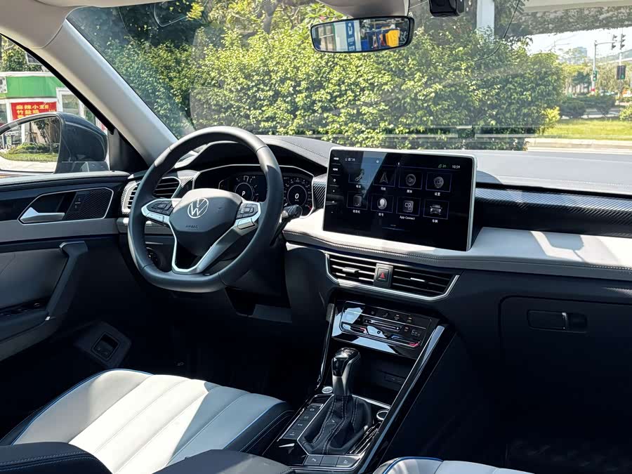 Volkswagen Tayron GTE 2023 #13 Volkswagen Tayron GTE 2023 car image #13