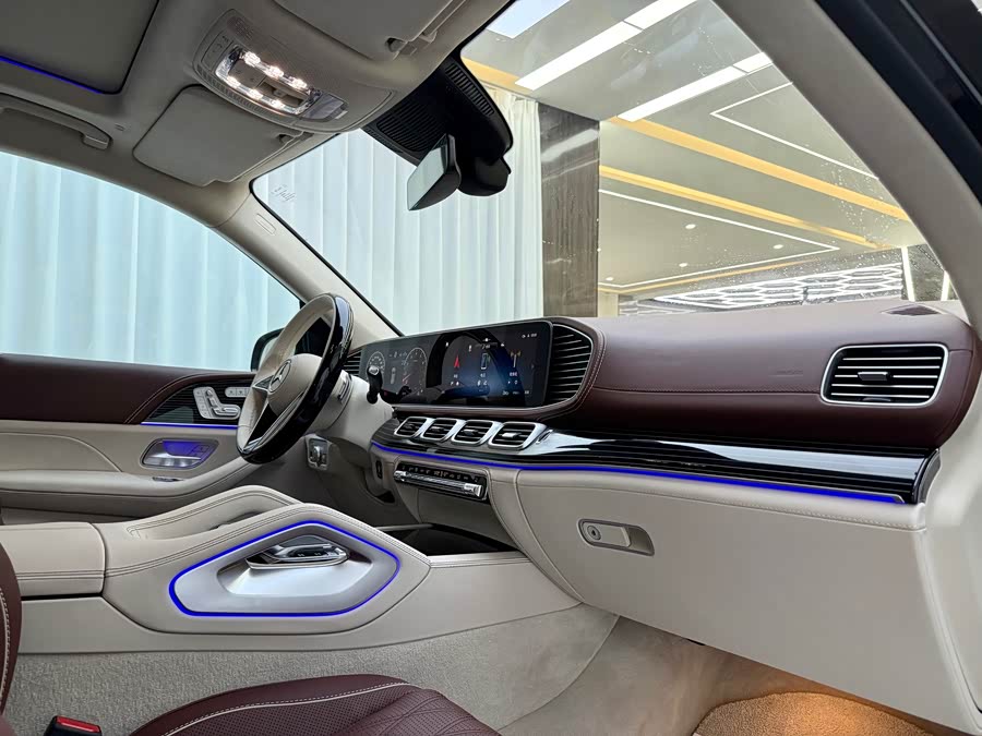 Mercedes-Benz Maybach GLS 2024 car image #13