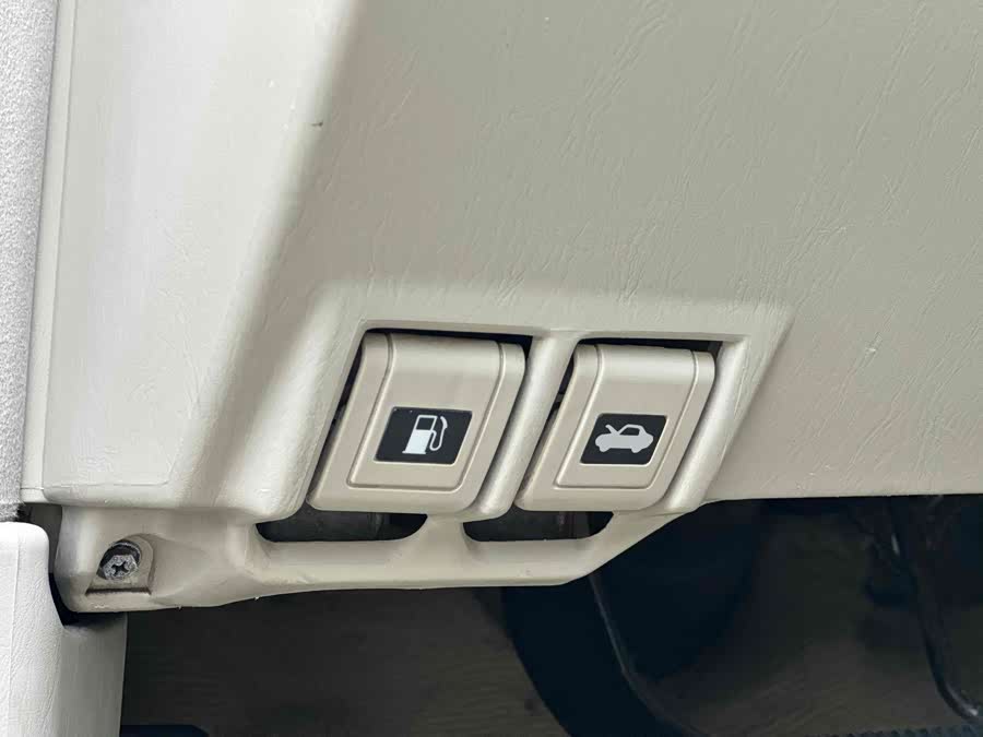 丰田 兰德酷路泽 2006 汽车图片 #13