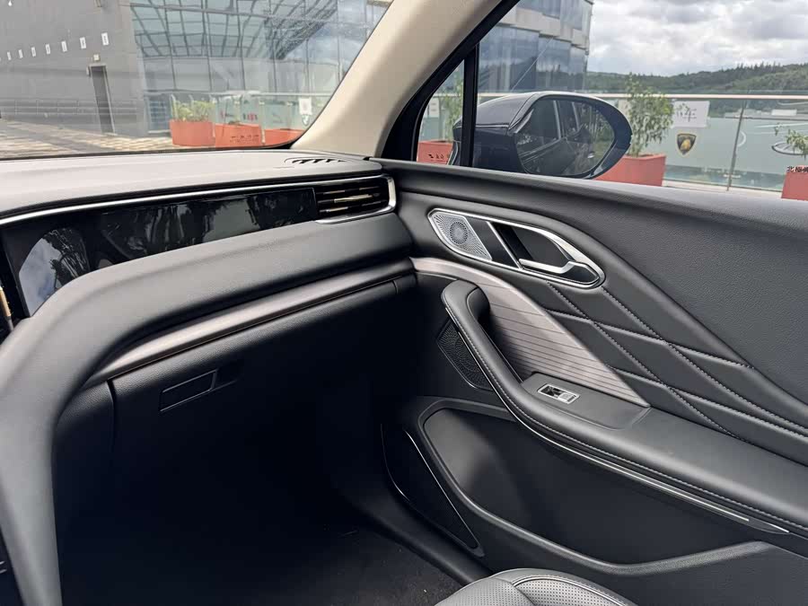 HongQi HS7 PHEV 2024 car image #13