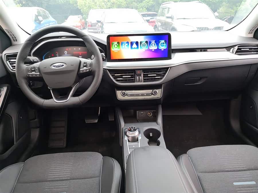 Ford Focus Active 2021 car image #13