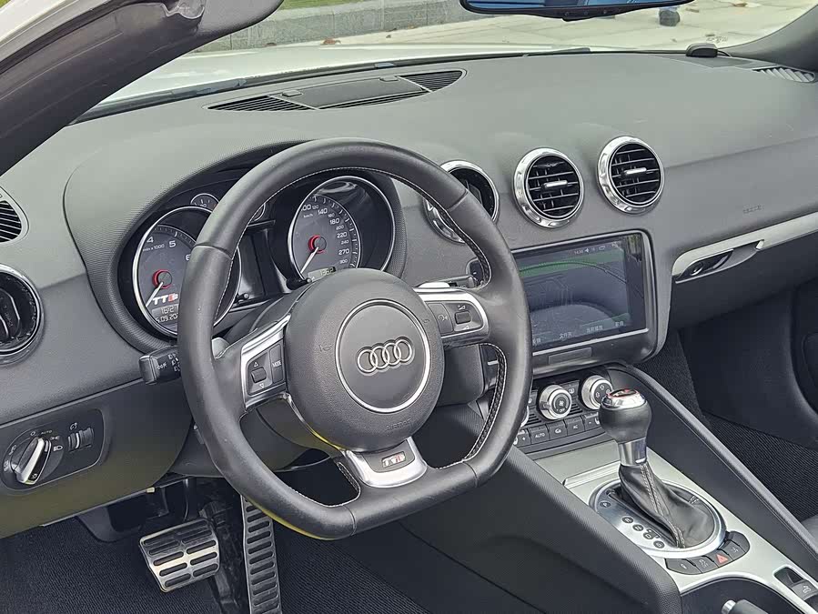 Audi TTS 2012 car image #13