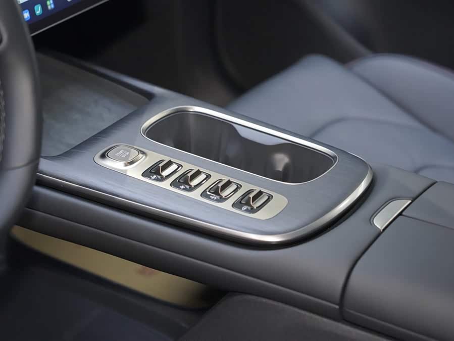 MI SU7 2024 car image #13