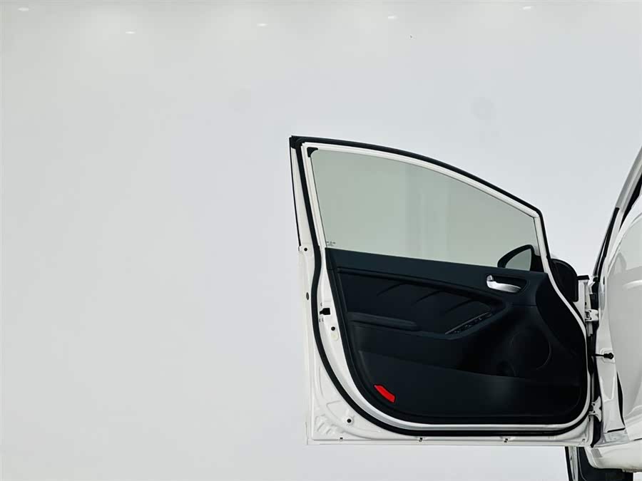 Kia K3 2013 car image #13