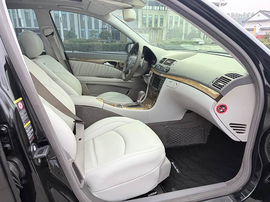 Mercedes-Benz E AMG 2008 immagine di auto #13