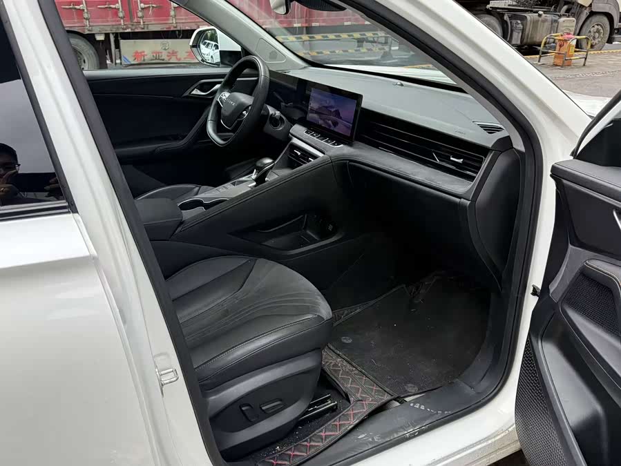 Roewe D5X DMH 2024 car image #13