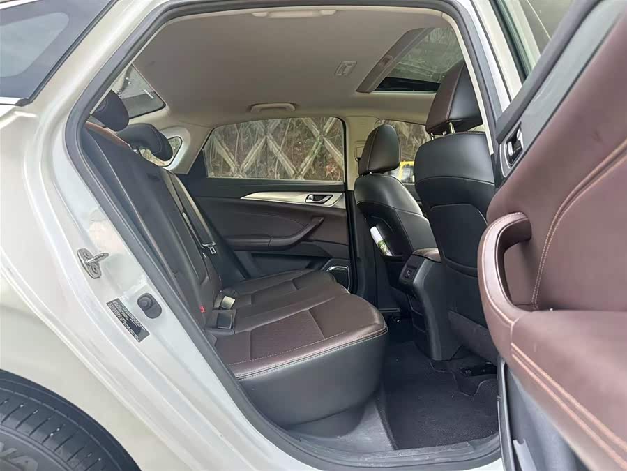 Changan Eado EV 2019 car image #13