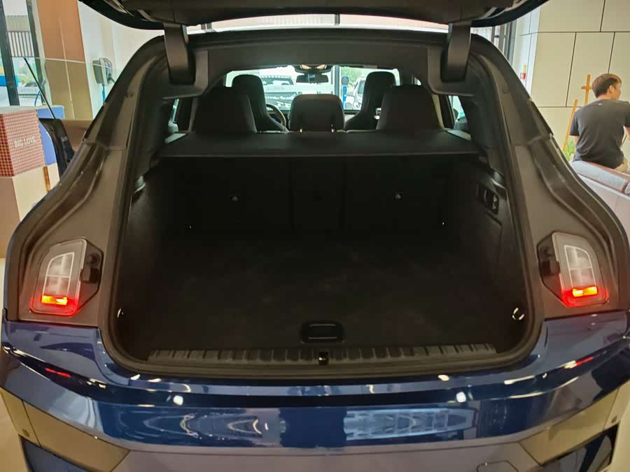 BMW iX 2023 car image #13