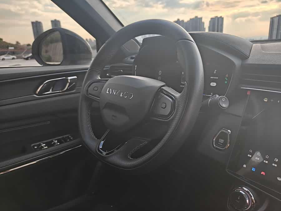 Lynk & Co 01 2022 image de voiture #13
