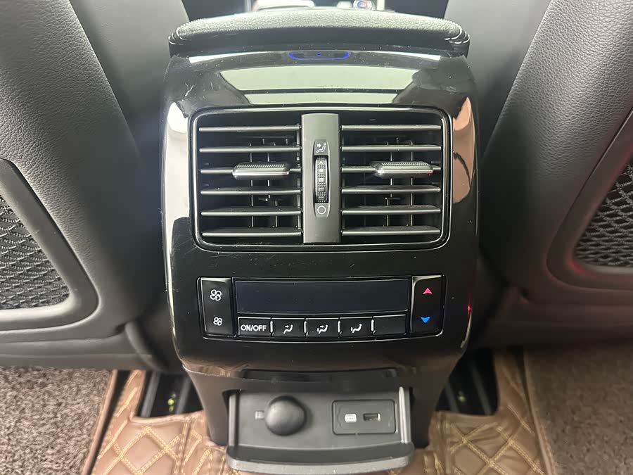 Haval H8 2017 car image #13