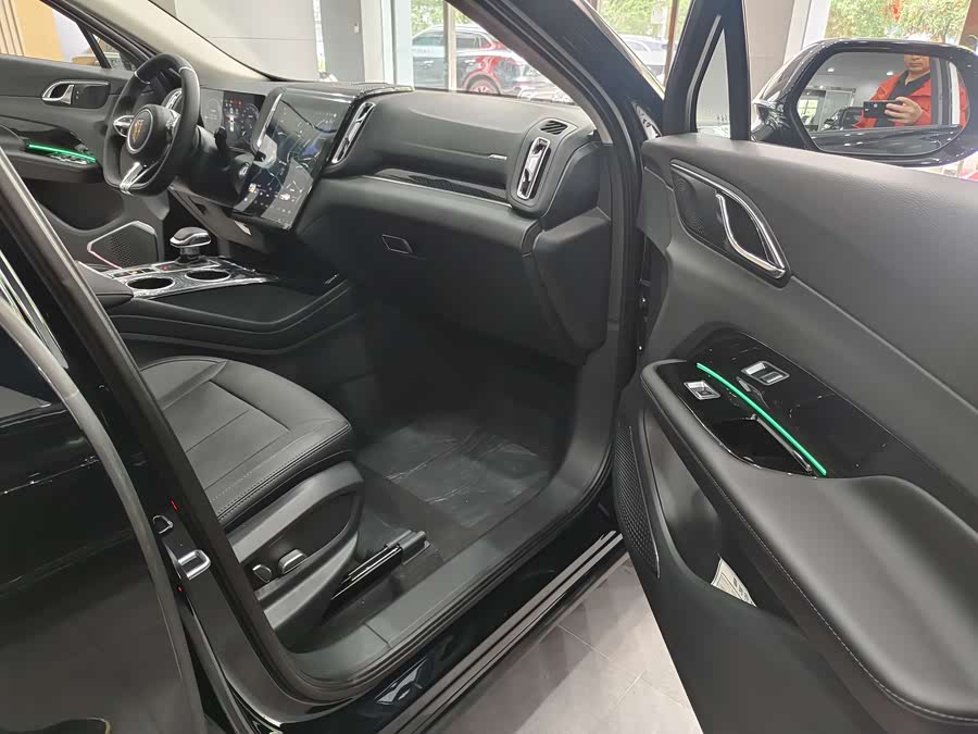 HongQi HS3 PHEV 2025 #13 HongQi HS3 PHEV 2025 car image #13