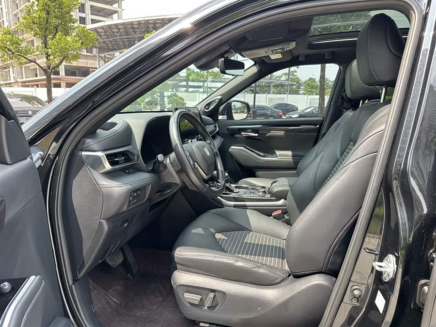 Toyota Crown Kluger 2023 immagine di auto #13