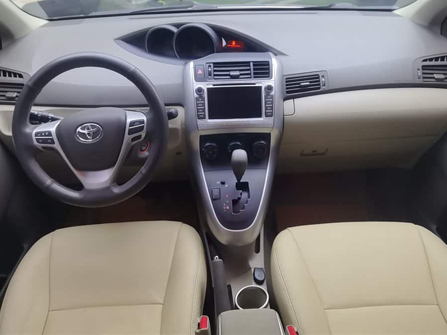 Toyota Reiz 2016 #13 Toyota Reiz 2016 car image #13