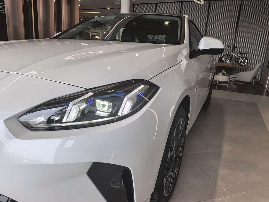 BMW 2 Series 2025 car image #13