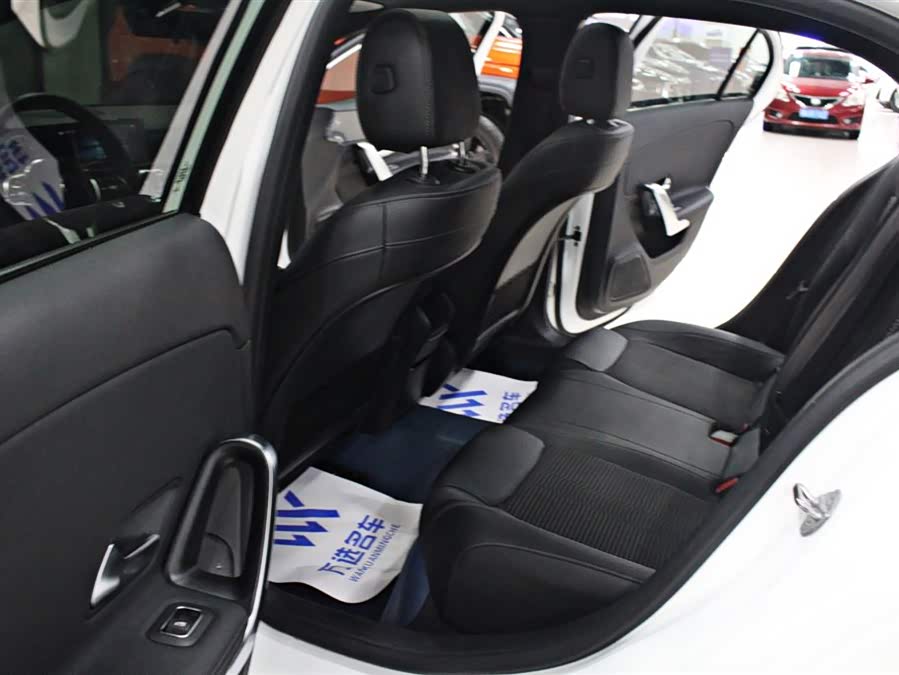 Mercedes-Benz A Class (Imported) 2020 #13 Mercedes-Benz A Class (Imported) 2020 car image #13