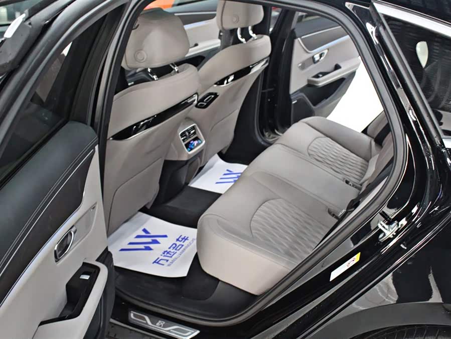 BYD Han 2024 car image #13