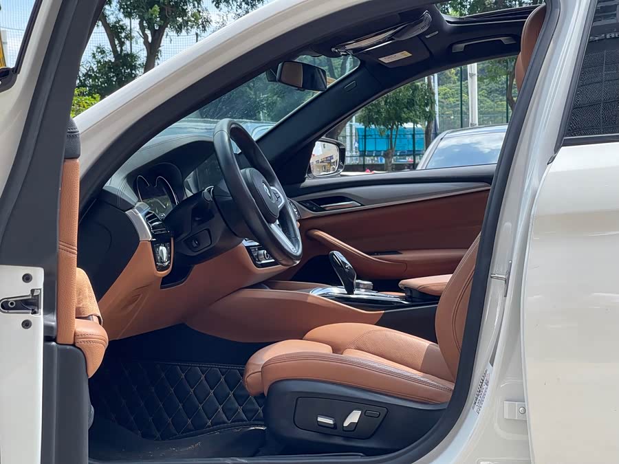 BMW 5 Series (Imported) 2018 #13 BMW 5 Series (Imported) 2018 car image #13