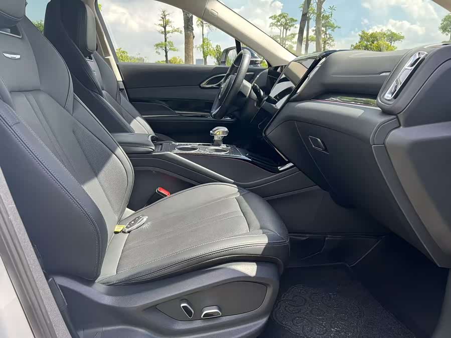 HongQi HS3 2023 car image #13