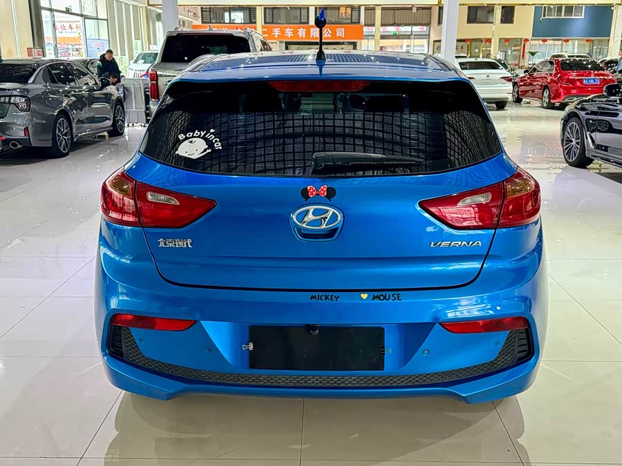 Hyundai Verna RV 2017 صورة سيارة #13