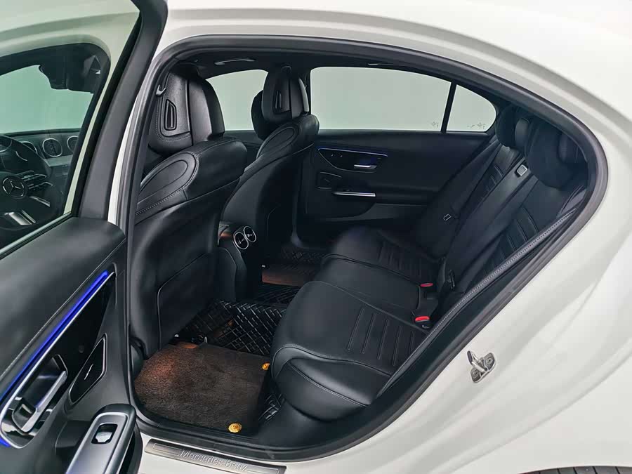 Mercedes-Benz C Class 2024 immagine di auto #13