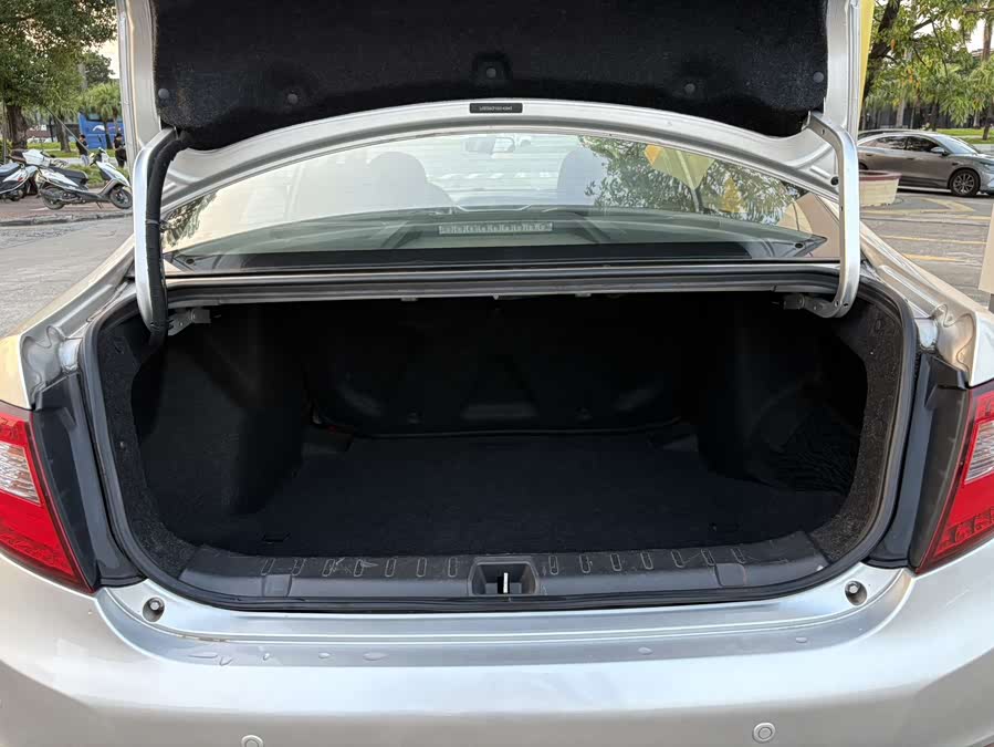 BYD G5 2014 #13 BYD G5 2014 изображение автомобиля #13