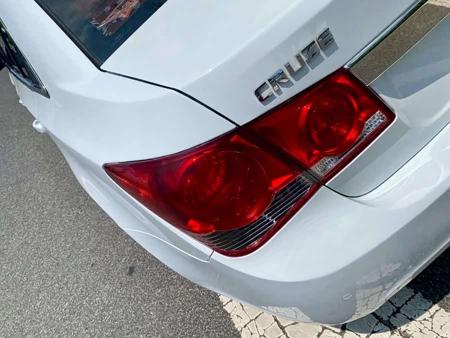 Chevrolet Cruze 2012 immagine di auto #13