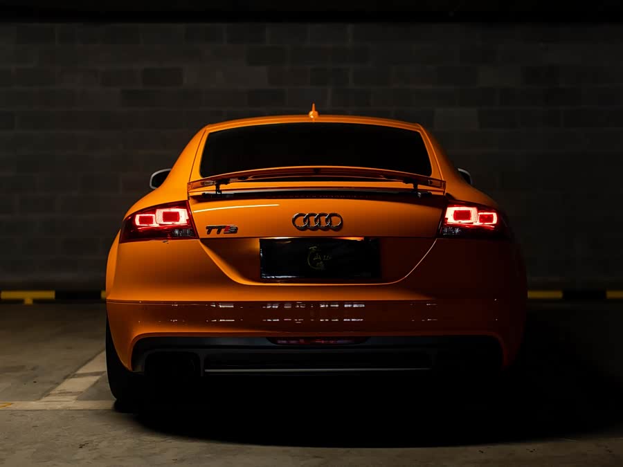 Audi TTS 2011 car image #13