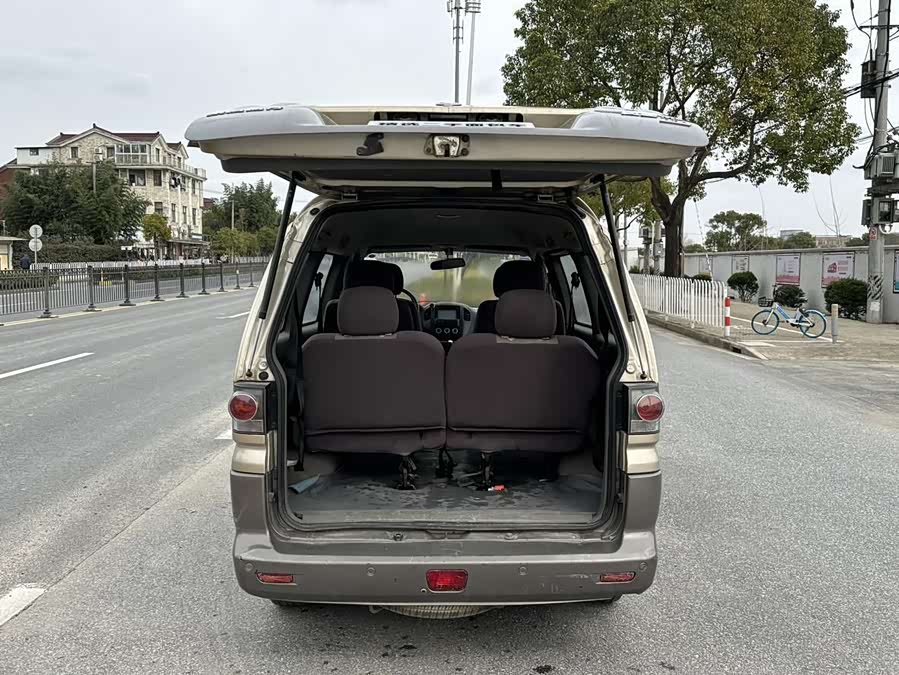 Lingzhi 2013 car image #13