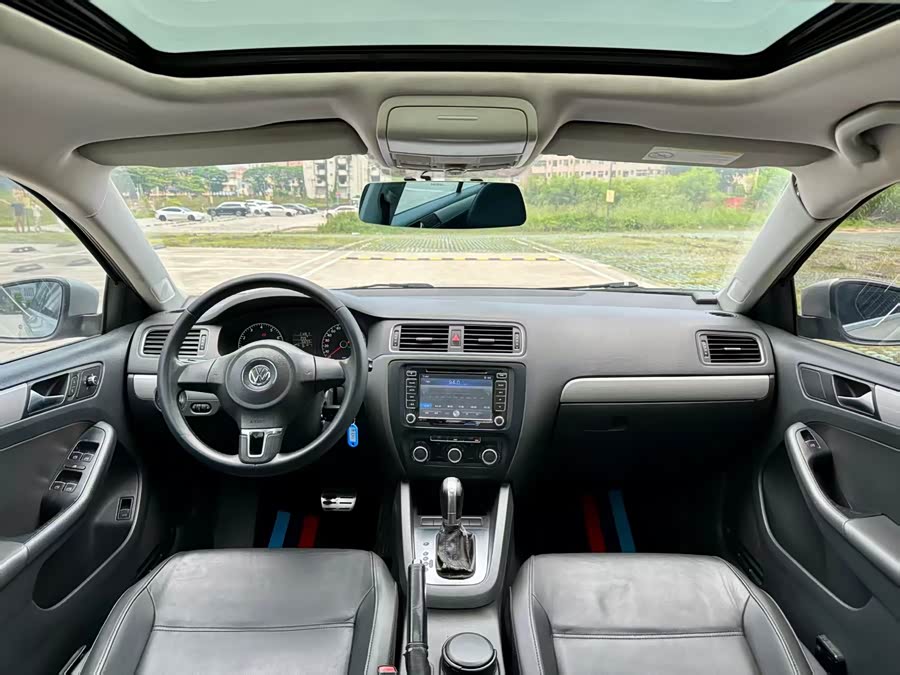 Volkswagen Sagitar 2014 immagine di auto #13