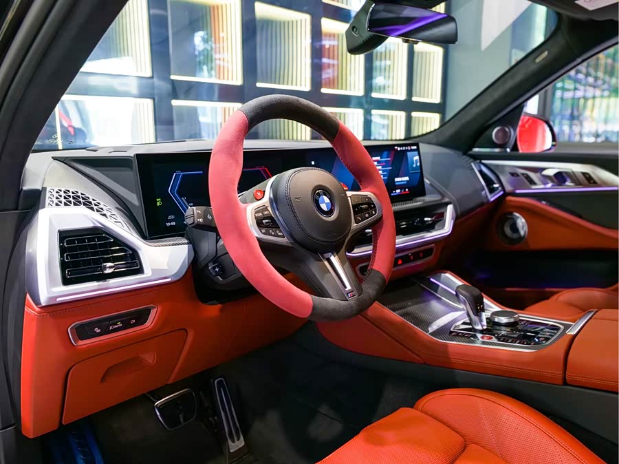 BMW XM 2024 car image #13