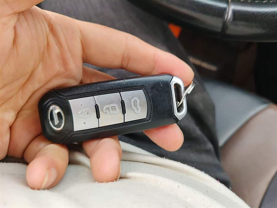 GAC Trumpchi GS5 Super 2015 #13 GAC Trumpchi GS5 Super 2015 car image #13