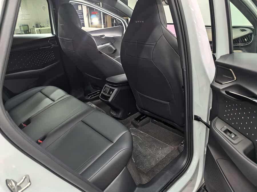 Volkswagen ID.UNYX 06 2024 image de voiture #13