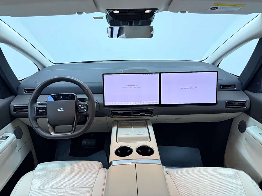 理想汽车 理想MEGA 2024 汽车图片 #13