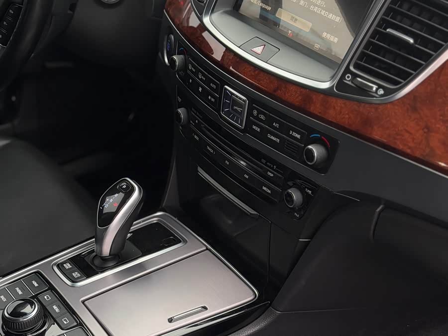 Hyundai Equus 2014 #13 Hyundai Equus 2014 car image #13