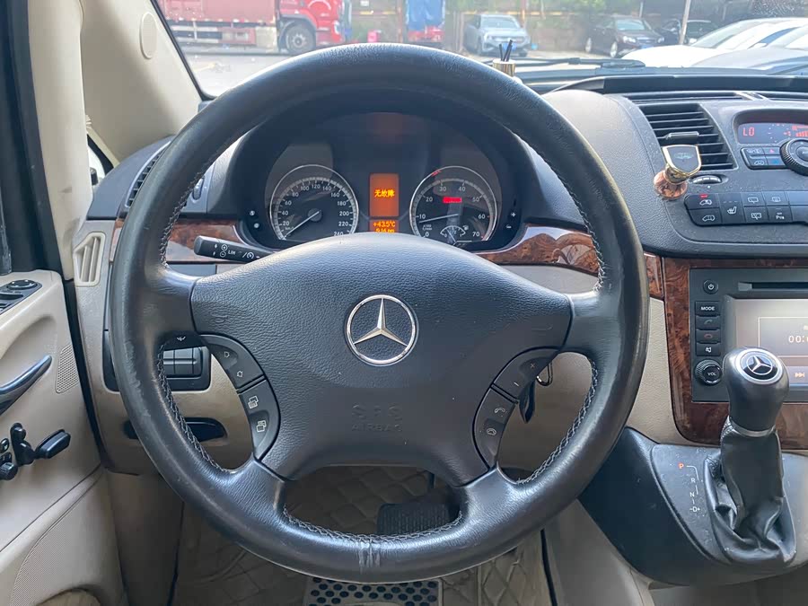 奔驰 唯雅诺 2012 汽车图片 #13