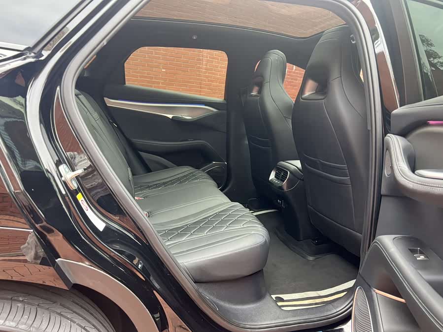 BYD Sea Lion 07 EV 2024 car image #13