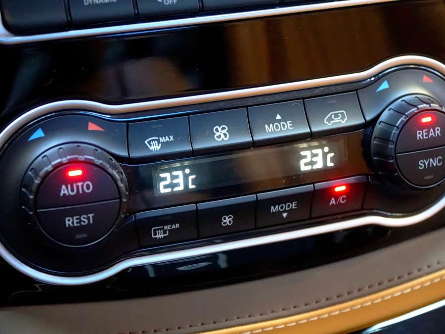 Mercedes-Benz Vito 2023 car image #13