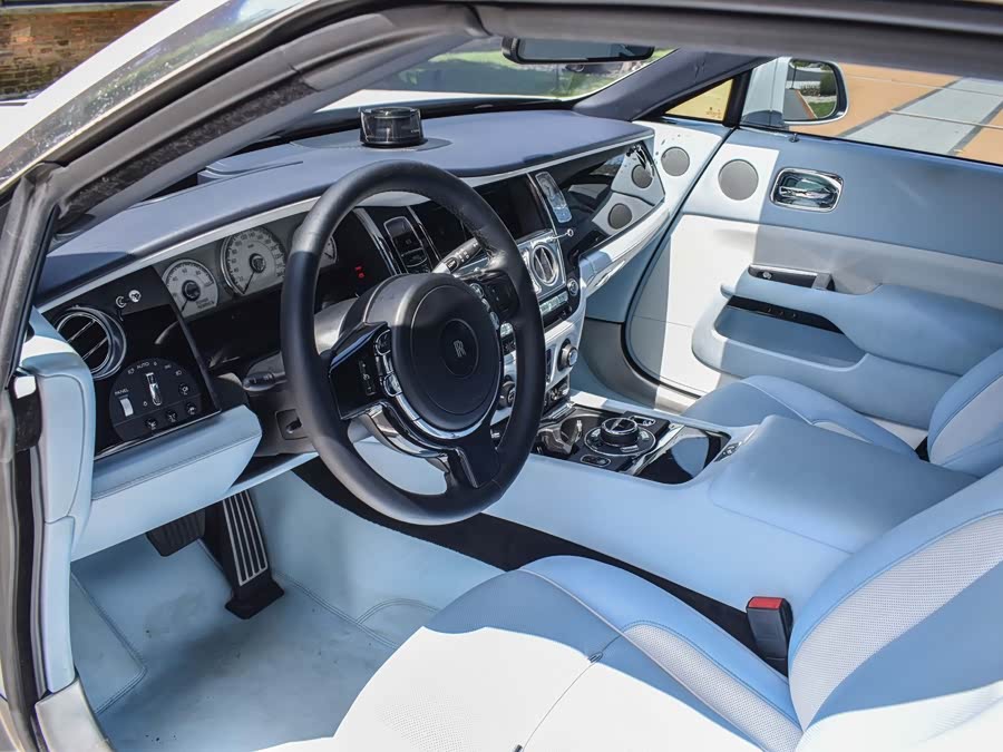 Rolls-Royce Dawn 2023 car image #13